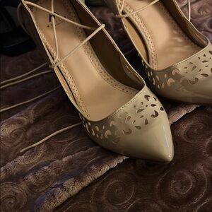 Elegant Beige Lace-Up Women's Shoes